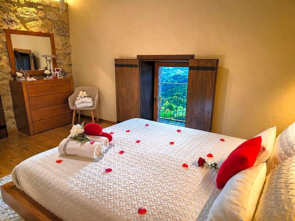Casa Favo de Mel - Jacuzzi & Piscina - Refúgio na Montanha