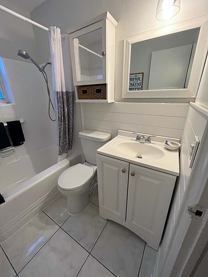 4145 By The Sea Inn & Suites