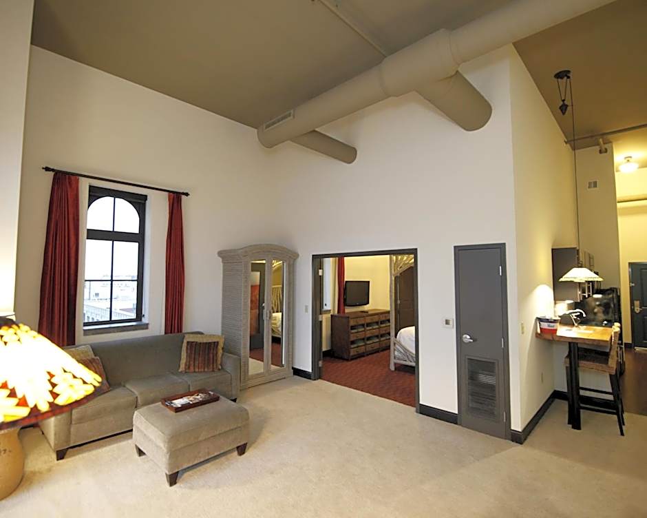 Brewhouse Inn and Suites