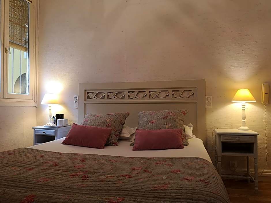 Hôtel De L'Amphithéâtre