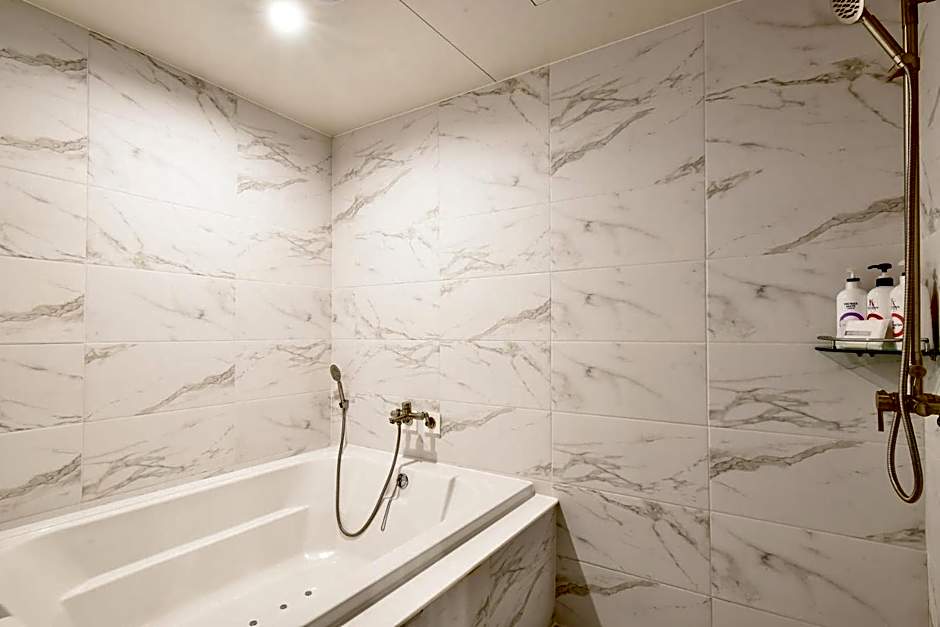 Blanc Business Hotel