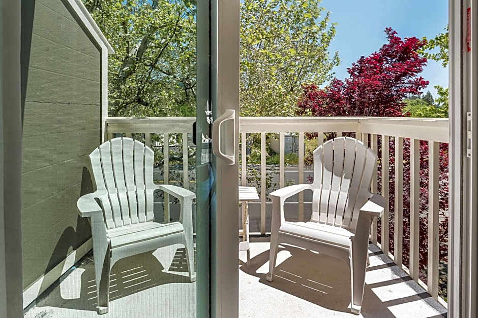 UpValley Inn & Hot Springs Napa Valley Ascend Hotel Collection