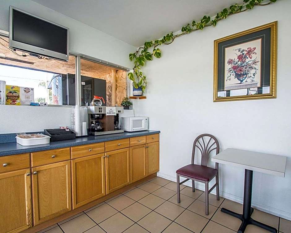 Rodeway Inn Fort Pierce I-95
