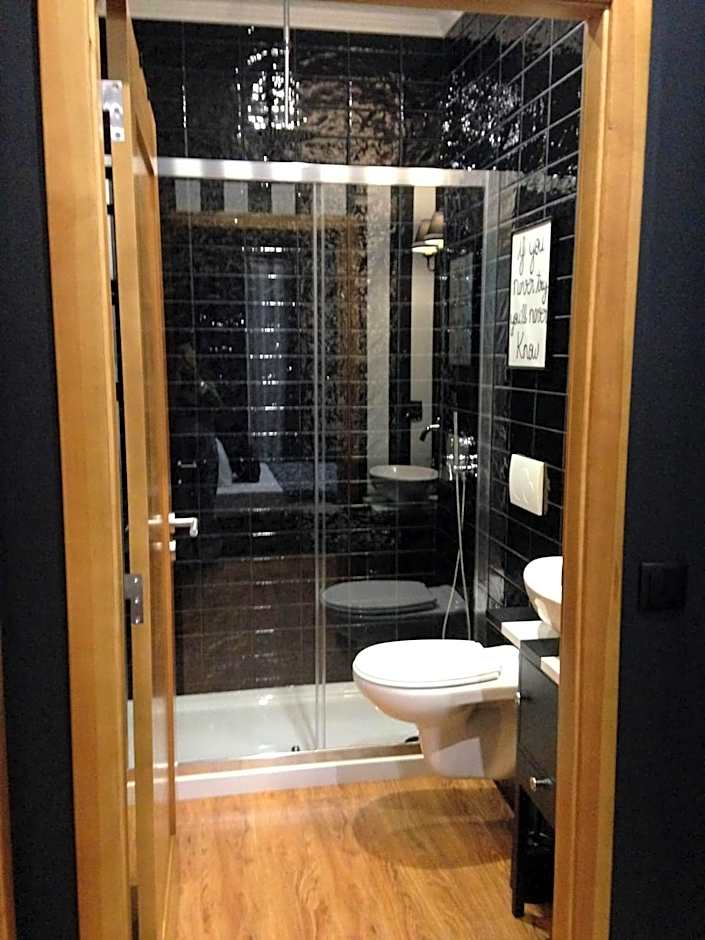 Largo da Rainha, Guesthouse