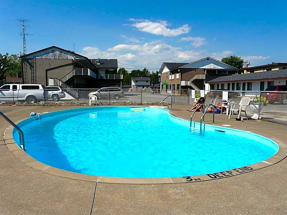 Tropicana Inn