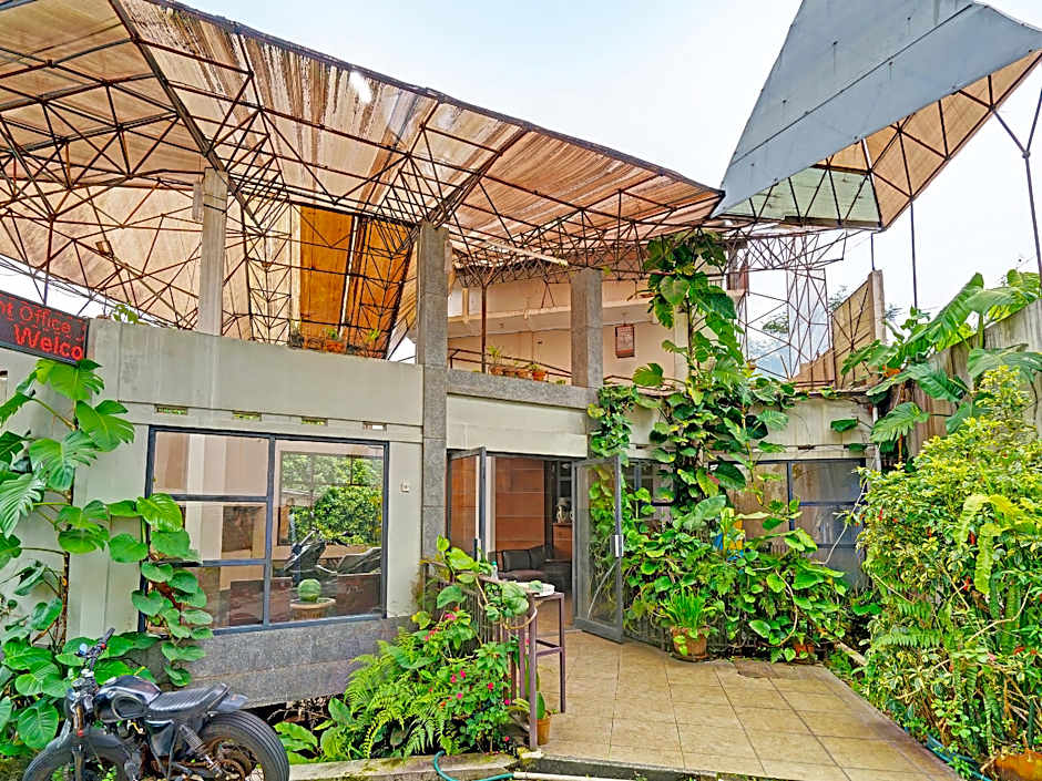 Super OYO Capital O 91810 Hotel Balebat 2