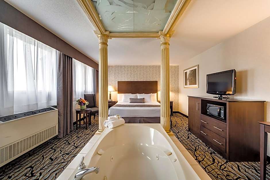 Monte Carlo Inns Oakville Suites