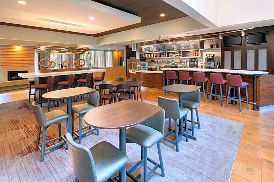 Courtyard by Marriott Atlanta Executive Park/Emory