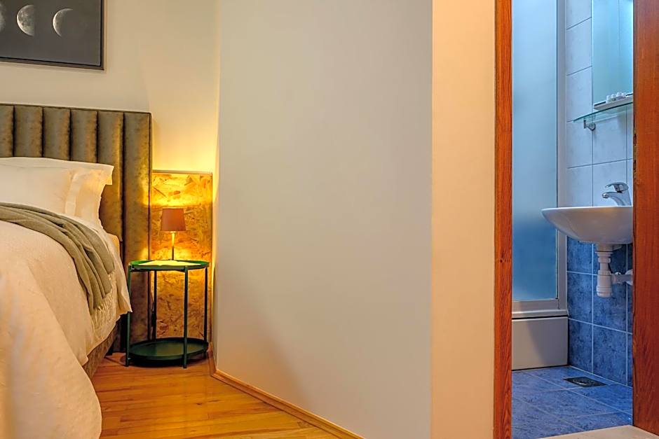 Yellow house with private parking