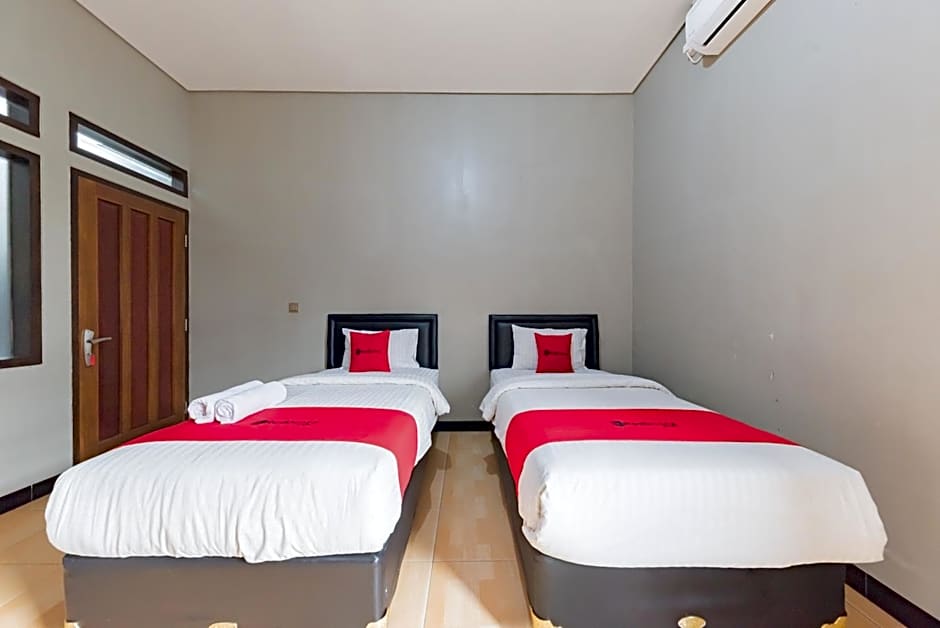 RedDoorz Syariah near Politeknik Negeri Bandung Campus