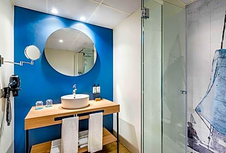 2X2 Family Interconecting Room
