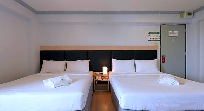 Regent Ngamwongwan Hotel