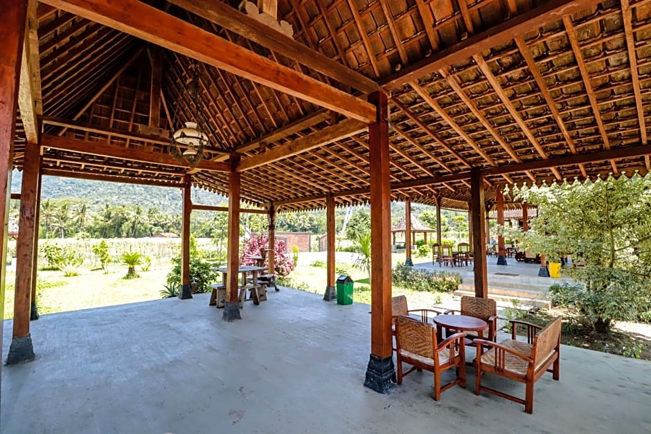 Balkondes Duta Menoreh by ZUZU