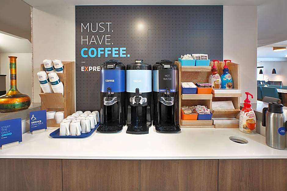 HOLIDAY INN EXPRESS & SUITES FREDERICTON By IHG