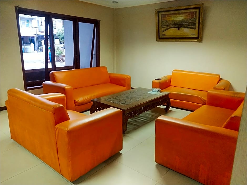 OYO 90487 Wisma Kuta Karang Baru