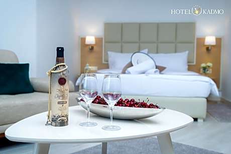 Deluxe Suite with Sea View