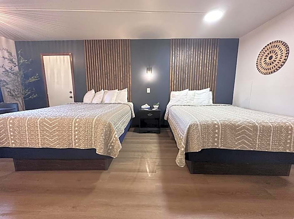 Photo 1 of 9 of Quadruple Room