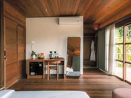 7-Bedroom Garden View Villa