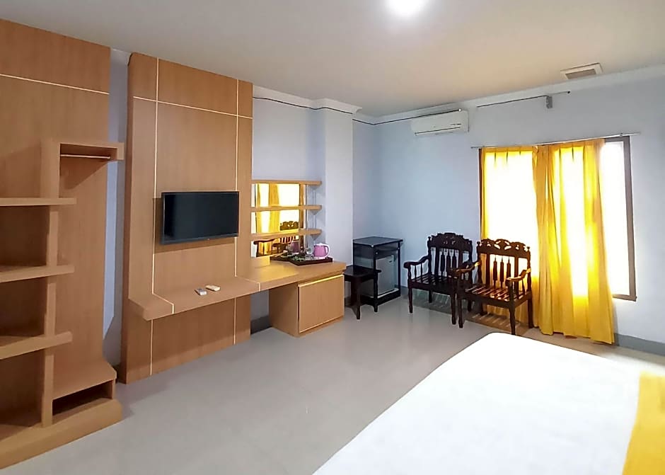RedDoorz near Poso City Mall