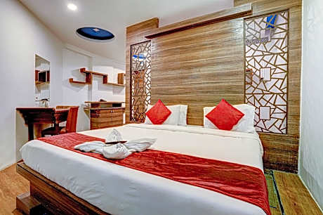 Hotel RR Suites - Near LODHA Xperia Mall