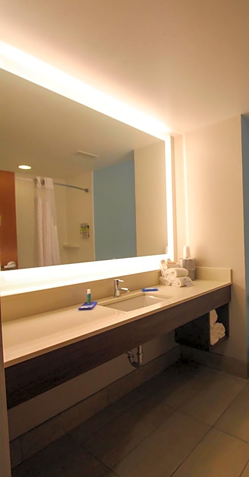 Holiday Inn Express Hotel & Suites Charleston - North