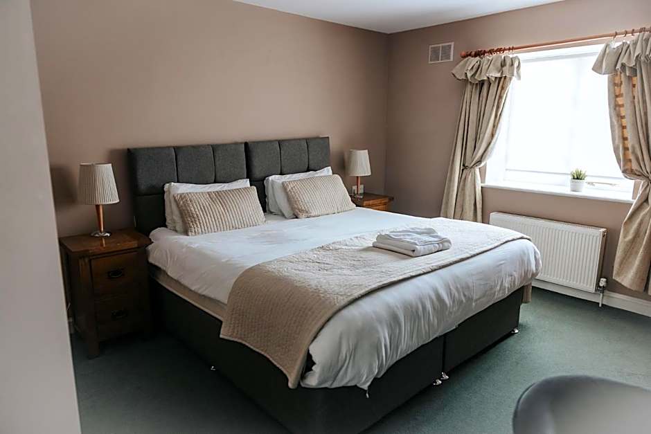 Photo 1 of 7 of 1 King Bed