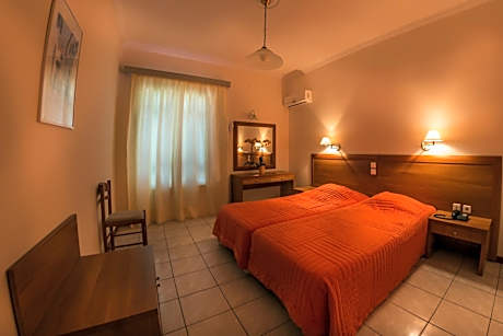 Budget Twin Room with Garden View