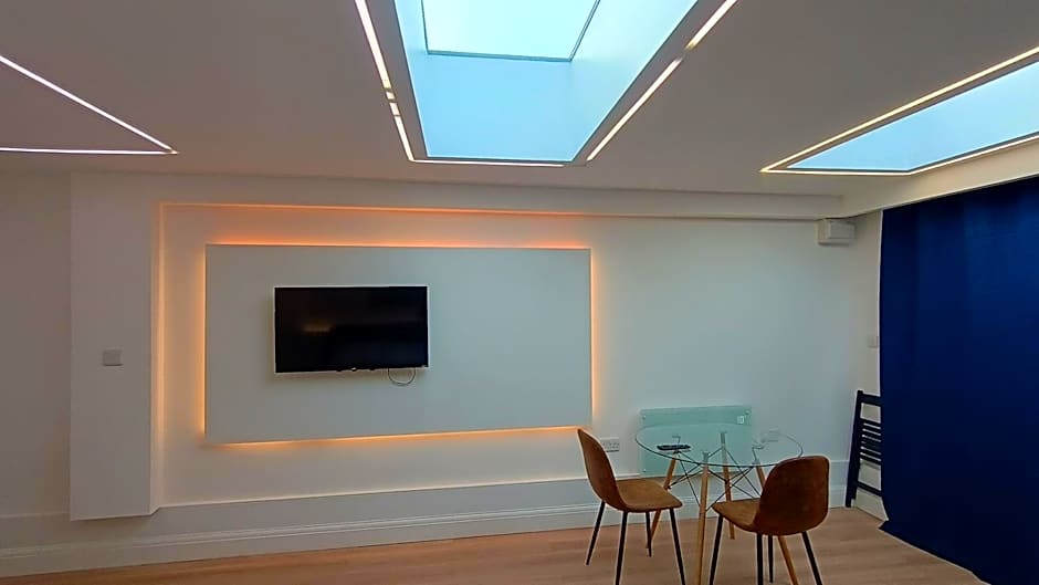 Luxurious London Studios