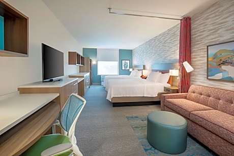 Queen Studio with Two Queen Beds - Non-Smoking