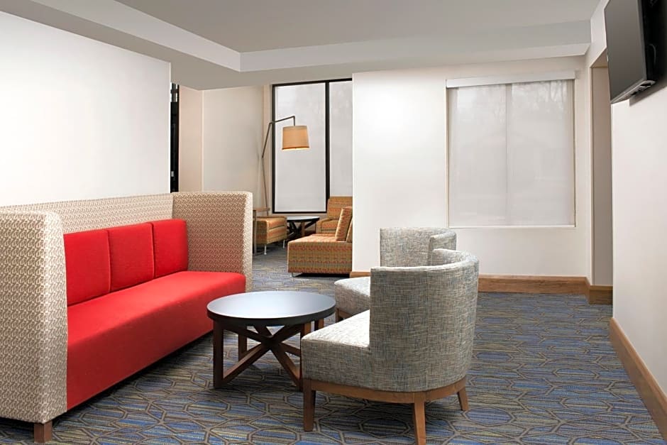 Holiday Inn Express & Suites COLLEGE PARK-UNIVERSITY AREA