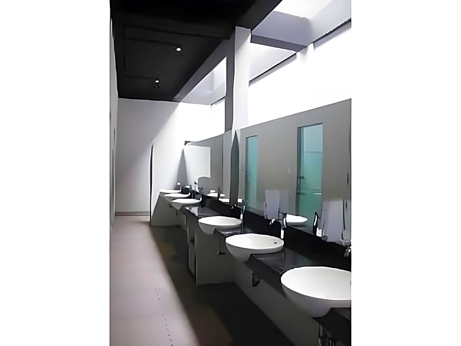 Livinn Hostel City Center Surabaya