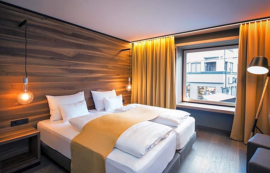 Photo 1 of 7 of Suite