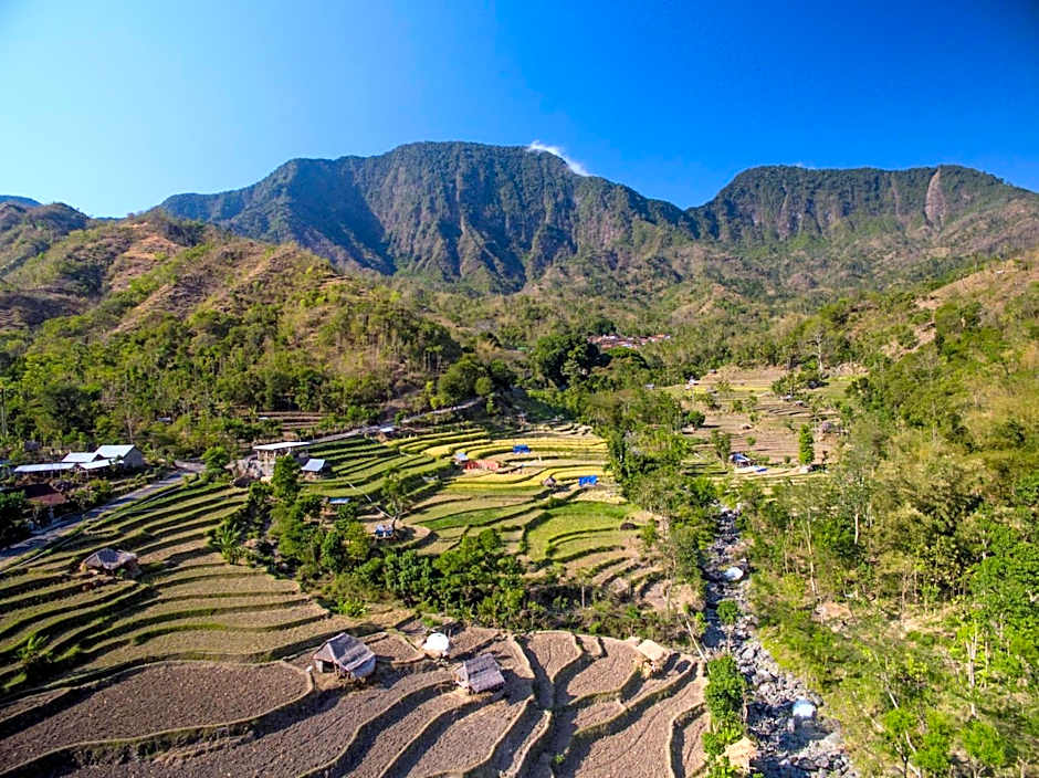 Jemeluk Beach Bungalows