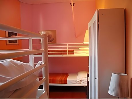 1 Person in 4-Bed Dormitory - Female Only