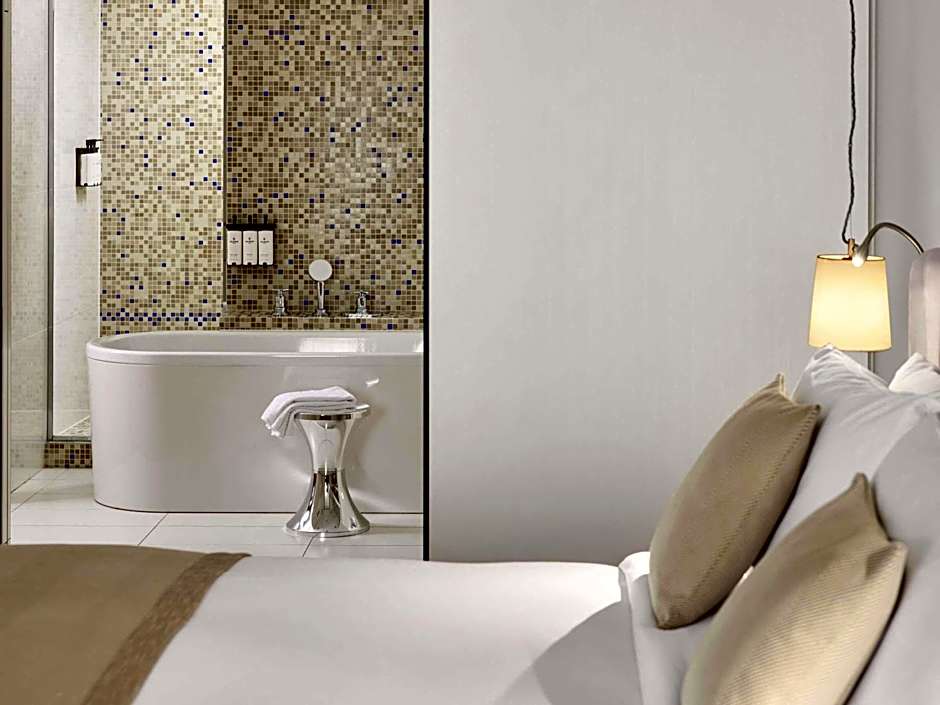 Sofitel Paris-Arc De Triomphe