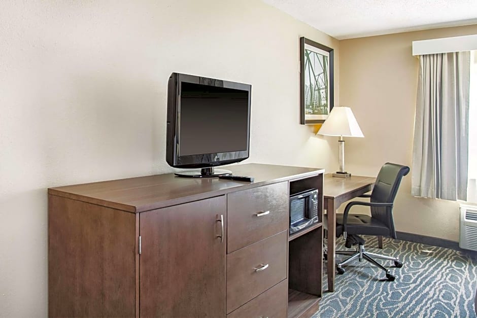 La Quinta Inn & Suites by Wyndham Richmond South