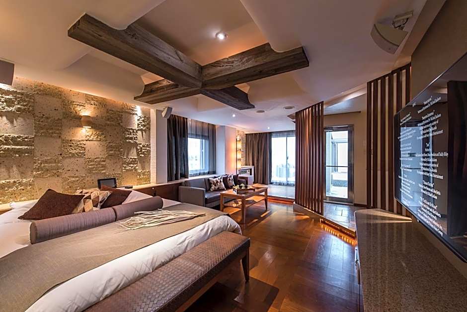 Hotel C. Chiba Shiroi