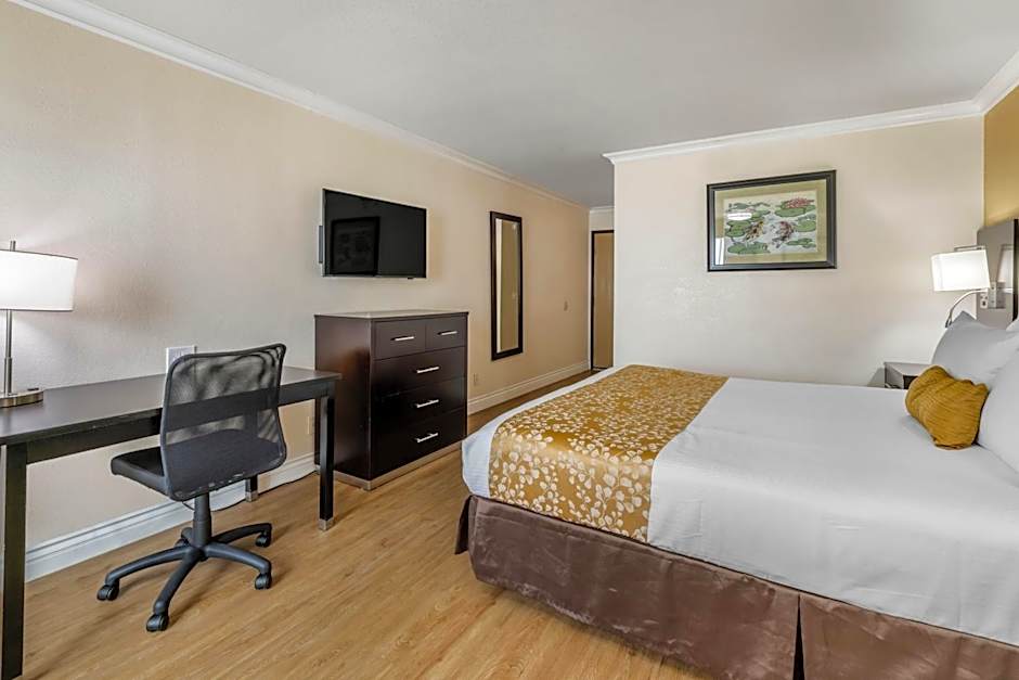 Best Western Plus South Bay Hotel