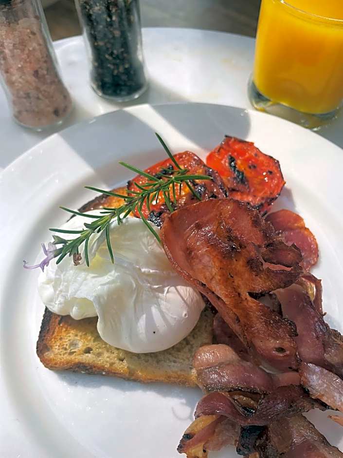 Victoria House Motor Inn