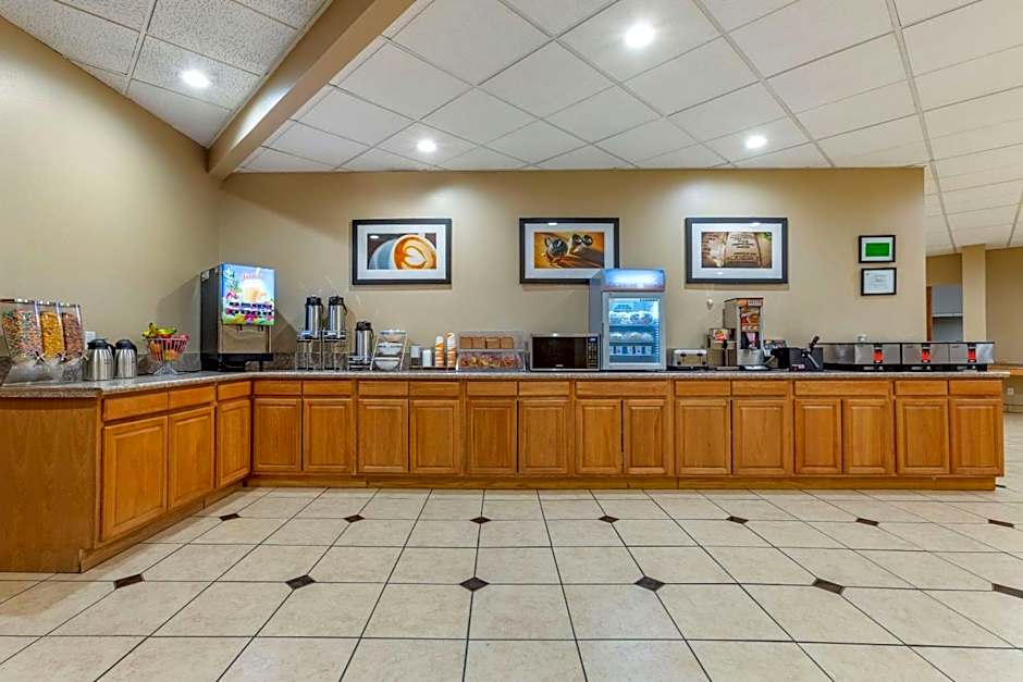 Clarion Inn & Suites Roswell