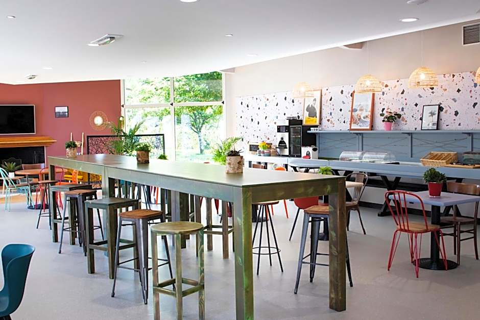 greet Hotel Castres Saix