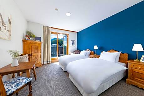 Triple Room with Mountain View