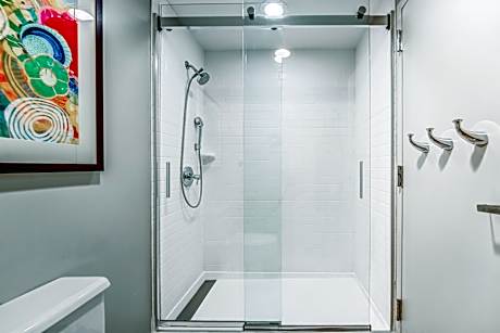 2 Queen Standard Balcony