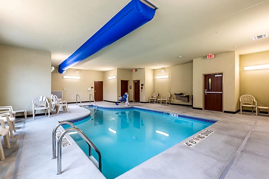 Cobblestone Hotel & Suites - Stevens Point