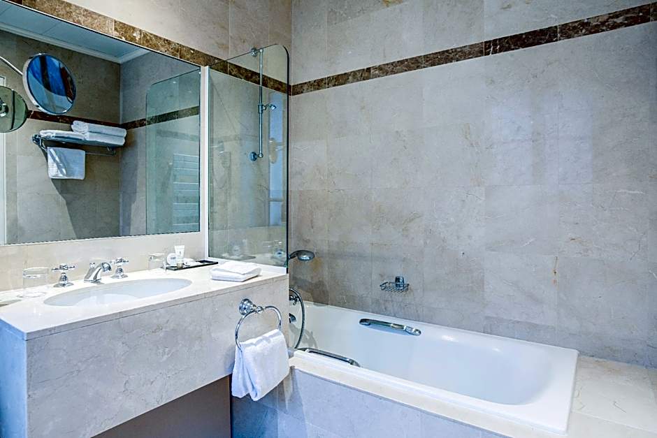 Hotel Royal Saint Honore Paris Louvre