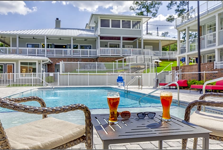 Seven Hills Suites