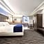 Days Inn & Suites by Wyndham Houston Hobby Airport