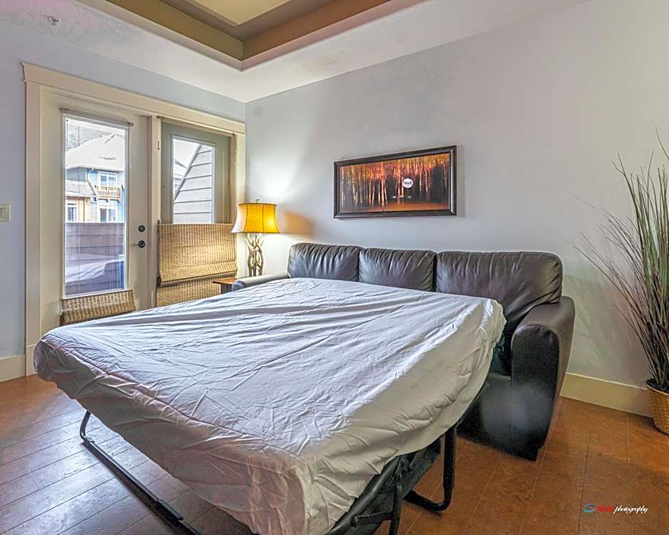 Solara Suite with Indoor Pool / Hot tub / Parking