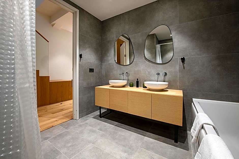 12A, Luxury & Unique, Cinema, Terrace, Stunning View, Central Location!