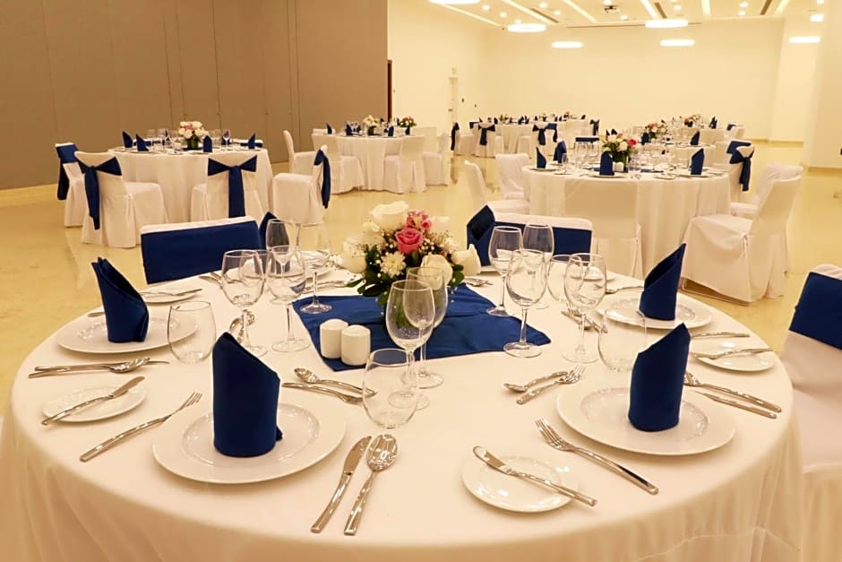 Holiday Inn & Suites Puerto Vallarta Marina & Golf By IHG